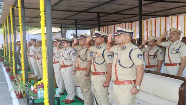 शहीदों को श्रद्धा सुमन अर्पित कर दी गई श्रद्धांजलि