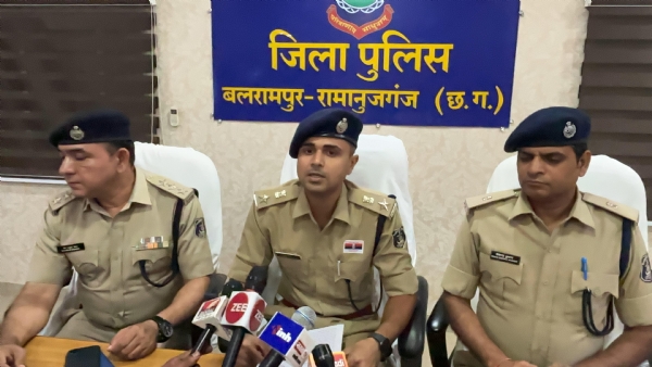 घटना की जानकारी देते बलराम पुलिस