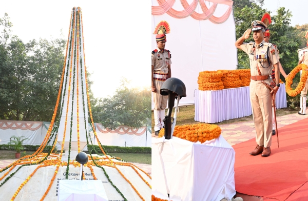 हरियाणा पुलिस महानिदेशक शत्रुजीत कपूर शहीद स्मारक पर श्रद्धांजलि भेंट करते हुए