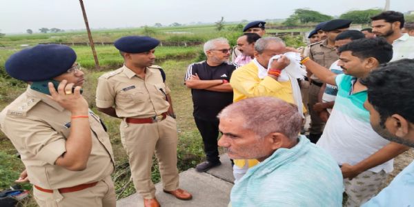 बाइक चोरी कर भाग रहे अपराधियों ने पीछा करने पर गोली मारकर की हत्या