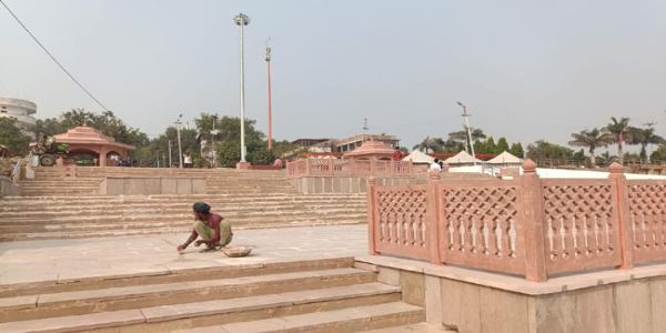 काशी की तर्ज पर प्रयागराज के घाटों को नव्य स्वरूप प्रदान कर रही योगी सरकार