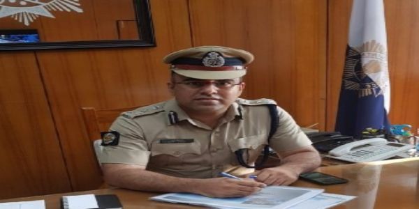 कोलकाता पुलिस के अधिकारी मुरलीधर शर्मा का तबादला, उठ रहे सवाल