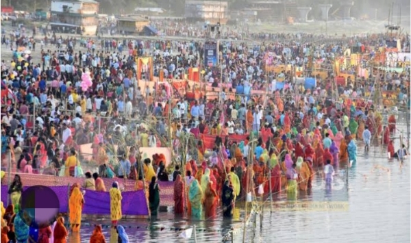 छठ पूजा की सांकेतिक तस्वीर।