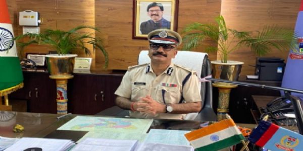 पुलिस महानिदेशक ने चांडिल थाना प्रभारी को निलम्बित किया