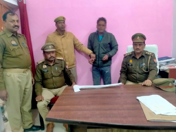 बच्चे के हत्यारोपित को पुलिस ने किया गिरफ्तार, जेल