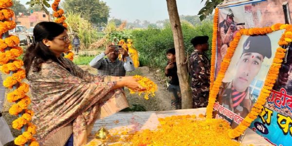 शहीद के नाम पर क्षेत्र में स्मारक द्वार बनाएंगी केंद्रीय राज्यमंत्री अनुप्रिया पटेल