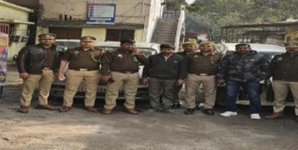 पुलिस की गिरफ्त में शातिर चोर