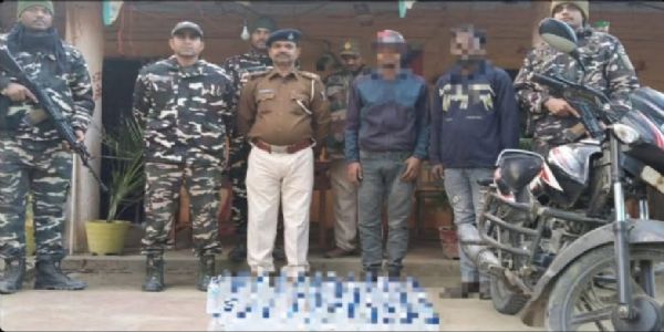 सोनामनी गोदाम थाना पुलिस ने एसएसबी के साथ मिलकर 80 लीटर नेपाली शराब के साथ दो तस्करों को किया गिरफ्तार