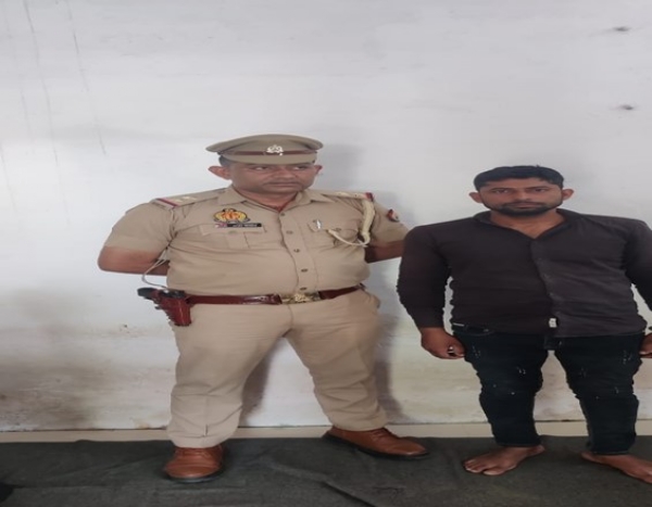 पुलिस हिरासत में गिरफ्तार आरोपी 