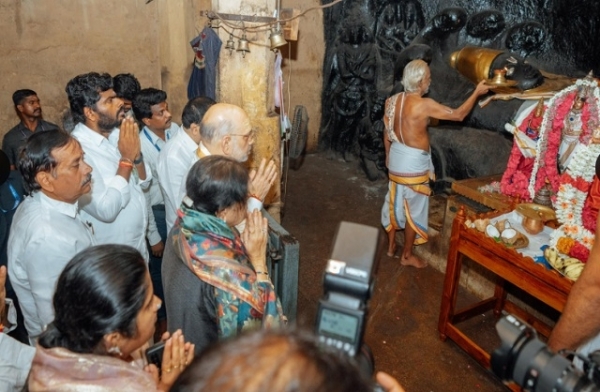 अमित शाह ने पुदुक्कोट्टई के कोट्टई भैरवर मंदिर में पूजा-अर्चना की