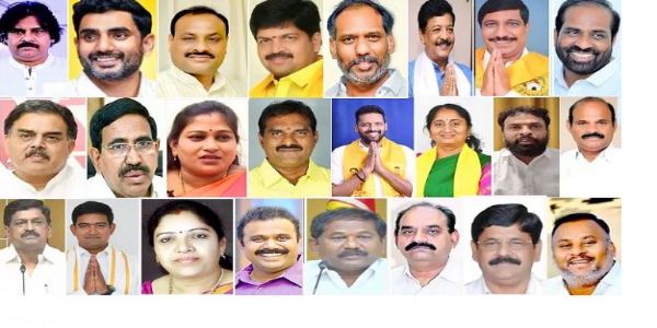 आंध्र प्रदेश के मुख्यमंत्री नायडू ने 24 मंत्रियों को बांटे विभाग