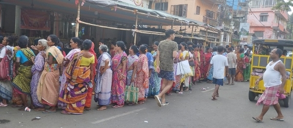 Bhandara for the devotees who came to Ambuwasi fair