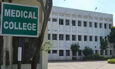 आज राष्ट्रीय डॉक्टर दिवस : गुजरात की 19,776 छात्राओं को डॉक्टर बनने के लिए सरकार से मिली 573.50 करोड़ की आर्थिक मदद