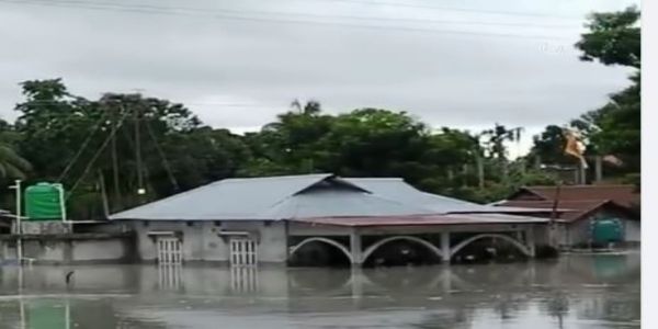 जलपाईगुड़ी में लिस नदी का कहर, बांध टूटने से घरों में घुसा पानी