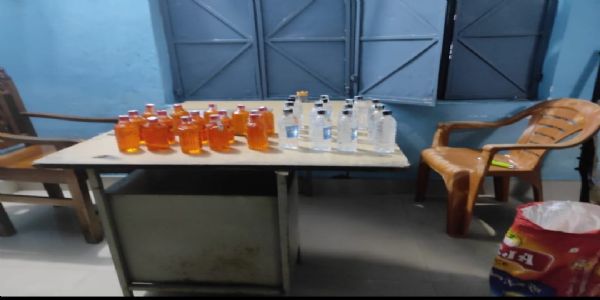 30 बोतल नेपाली देसी शराब के साथ एक गिरफ्तार