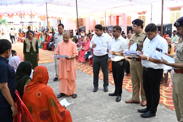 *देश की अति दुर्लभ नस्ल की गाय है पुंगनूर, और समृद्ध हुआ गोरक्षपीठ का गोवंश संसार*