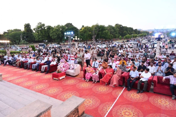 विश्व पर्यटन दिवस पर उपप्रधानमंत्री दीया कुमारी के सर्वोच्च आतिथ्य में अल्बर्ट हॉल में एक सांस्कृतिक संध्या का आयोजन किया गया।