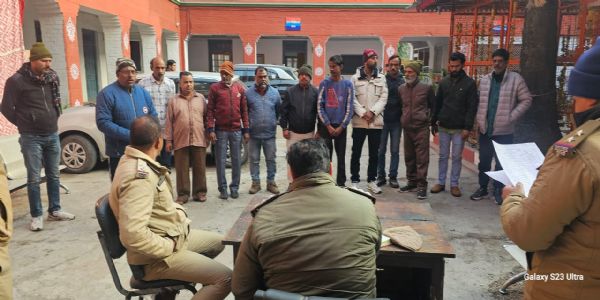 नगर कोतवाली पुलिस ने कराई हिस्ट्रीसीटरों की परेड