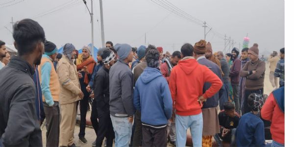 कल्पवासियों के धरने के बाद पाइप लाइन बिछाने का काम शुरू