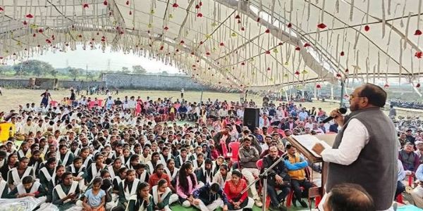 बच्चों को स्कूल न भेजने वाले अभिभावक उनके शत्रुः गोपाल भार्गव