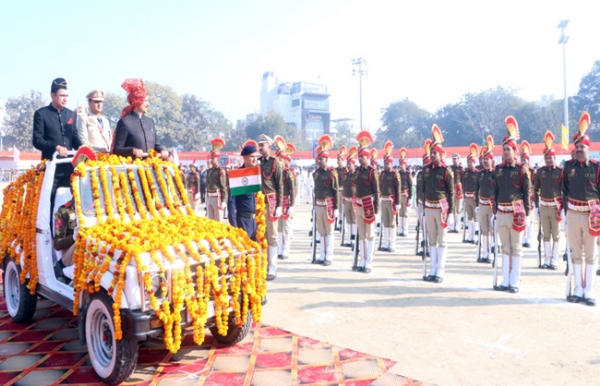 हरियाणा विधानसभा के स्पीकर हरविंद्र कल्याण पानीपत में परेड का निरीक्षण करते हुए