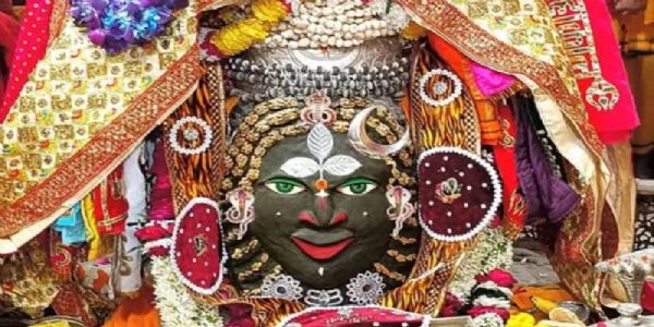 महाकाल मंदिर प्रबंध समिति कार्यालय से दस्तावेजों की फोटोकॉपी बाहर हुई