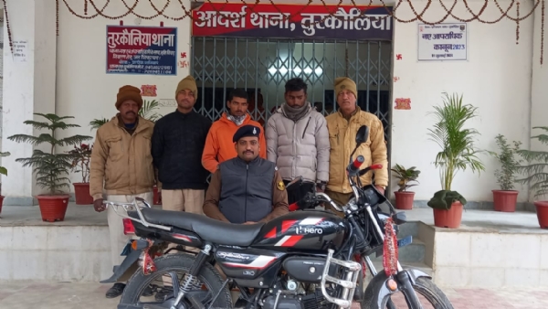 पुलिस गिरफ्त में वाहन चोर