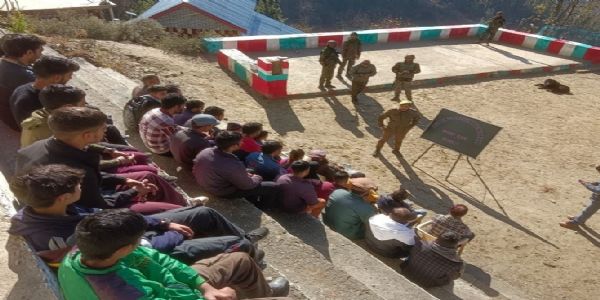 भारतीय सेना ने सुरक्षित ड्राइविंग और यातायात नियमों पर व्याख्यान किया आयोजित