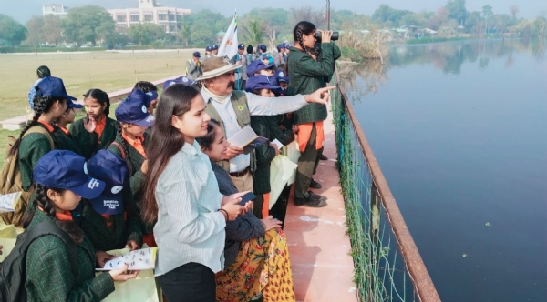 जयपुर बर्ड फेस्टिवल में नौनिहालों ने देखा परिंदों का रंगीन संसार