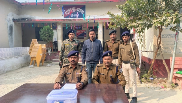 पुलिस टीम के गिरफ्त में हत्यारोपी यशवंत