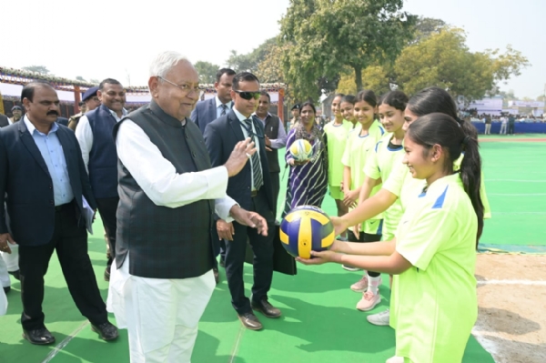 पटना के विभिन्न इलाका में मुख्यमंत्री नीतीश कुमार अपने प्रगति यात्रा के दौरान विभिन्न योजनाओं का उद्घाटन करते एवं उसका निरीक्षण करते