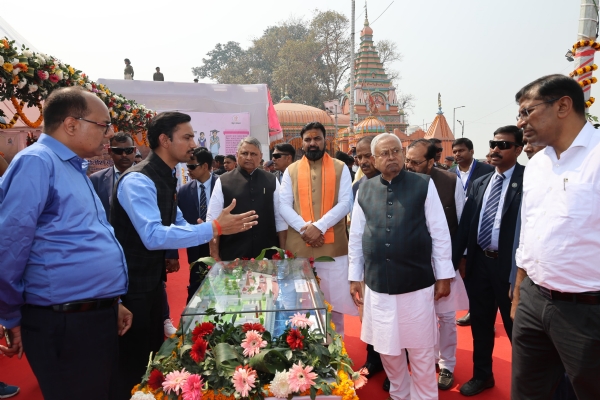 पटना के विभिन्न इलाका में मुख्यमंत्री नीतीश कुमार अपने प्रगति यात्रा के दौरान विभिन्न योजनाओं का उद्घाटन करते एवं उसका निरीक्षण करते