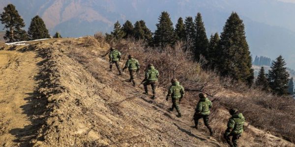 जम्मू संभाग के तीन दर्जन स्थानों पर सुरक्षाबलों ने चलाया आतंकवाद विरोधी अभियान