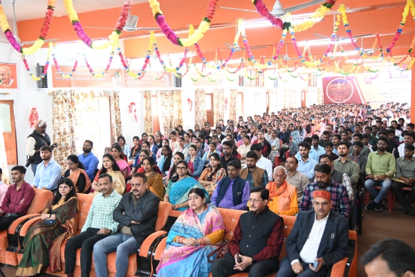 एमपीपीजी कॉलेज में महाकुंभ पर दो दिवसीय अंतरराष्ट्रीय संगोष्ठी का शुभारंभ*