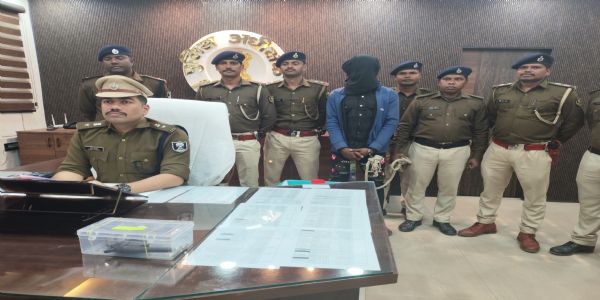 देशी कट्टा के साथ एक युवक को पुलिस ने किया गिरफ्तार