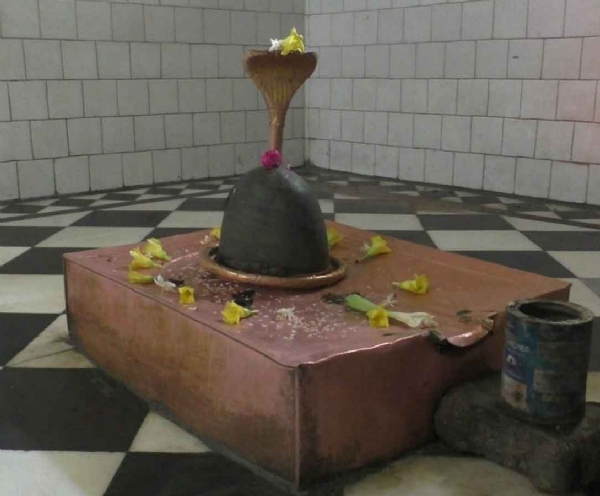 पातालेश्वर मंदिर