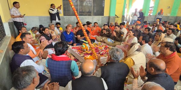 भोले बाबा के जयकारों से गूंजा बागपत का पुरा महादेव मंदिर