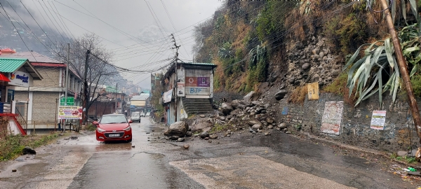 बारिश के कारण