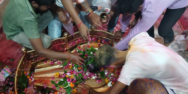 लोधेश्वर महादेवा में धूमधाम से मनाया गया होली का पर्व