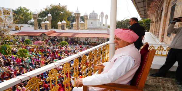 श्री झंडे जी की शोभायात्रा में उमड़ी आस्था, जयकारों से गूंज उठा दरबार साहिब