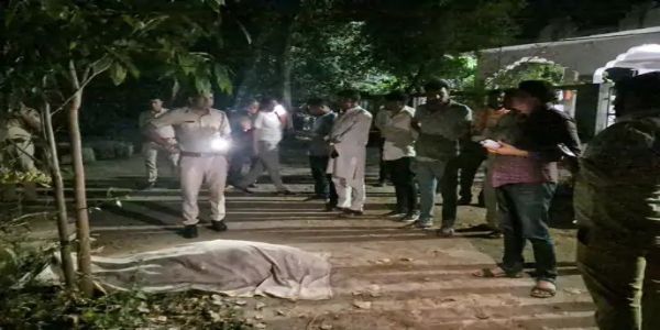 आरती के दौरान पट खोलने को लेकर पुजारी ने की पुजारी की हत्या